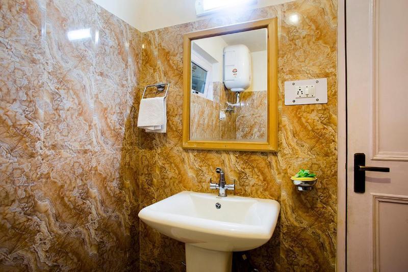 Hotel Manali Continental Экстерьер фото