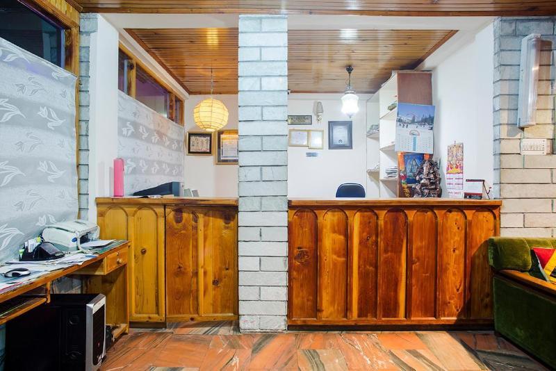 Hotel Manali Continental Экстерьер фото